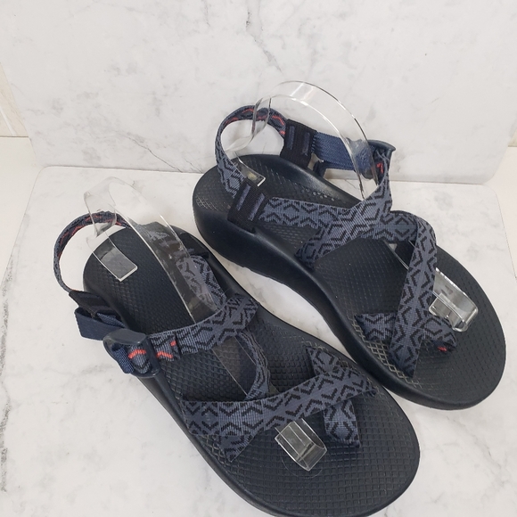 Chaco Other - Chaco blue and gray multi diagonal print athletic sandal size 8